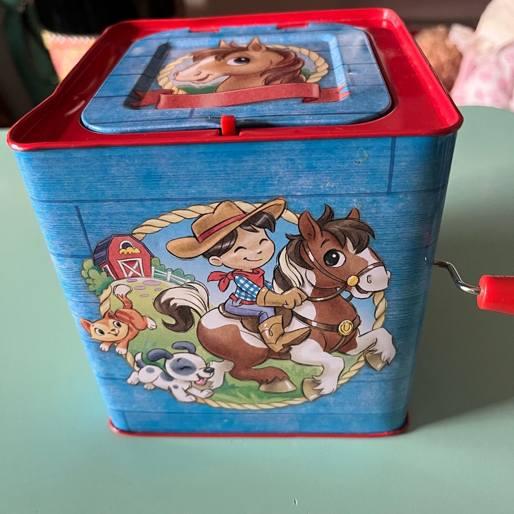 Vintage Pop Up Pony. Works great has minor damage on one side, see picture.